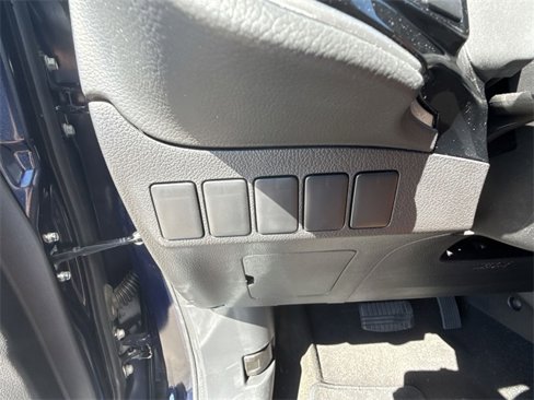 Used 2020 Mitsubishi Outlander ES image 16