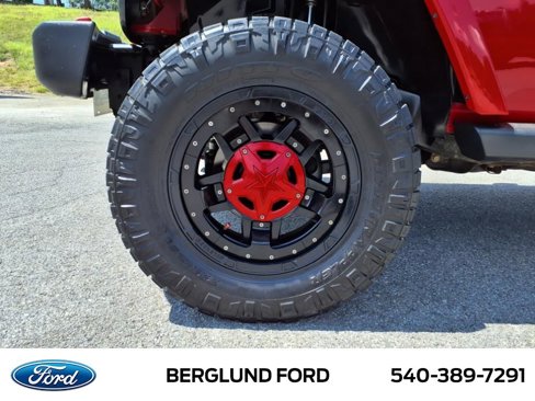 Used 2014 Jeep Wrangler Unlimited Sahara image 11