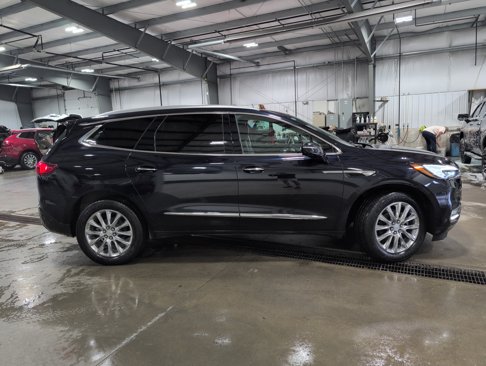 Used 2020 Buick Enclave Premium w/ Sun and Sites Package image 2