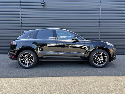 Certified 2025 Porsche Macan image 19