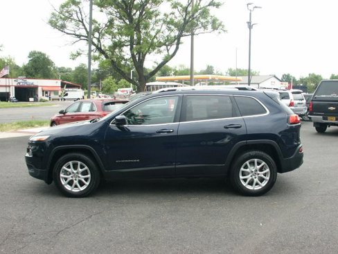 Used 2016 Jeep Cherokee Latitude w/ Cold Weather Group image 2