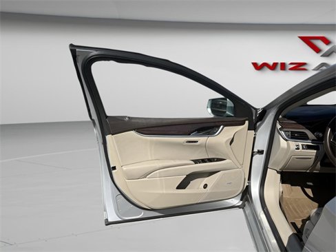 Used 2013 Cadillac XTS Luxury image 10