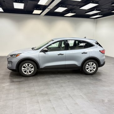 Used 2022 Ford Escape S image 2
