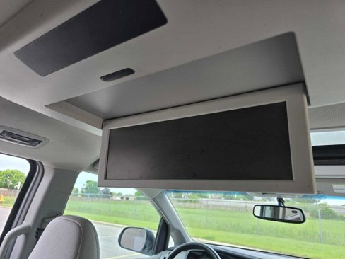 Used 2015 Toyota Sienna XLE Premium image 12