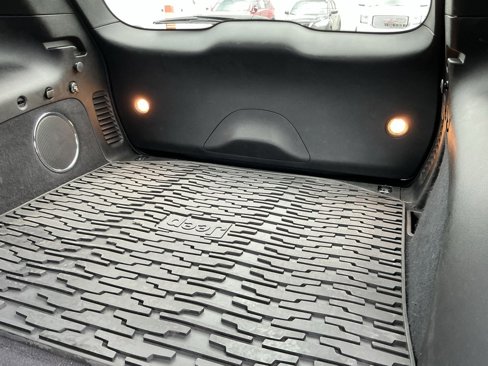 Used 2015 Jeep Grand Cherokee Overland w/ Advanced Technology Group image 33