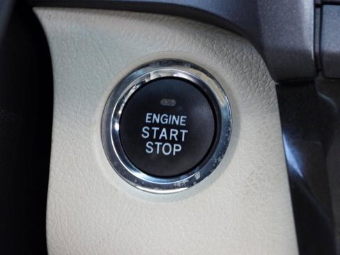 Used 2015 Toyota Sienna XLE image 42