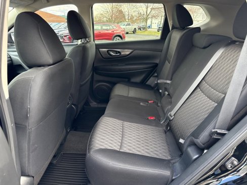 Used 2020 Nissan Rogue SV w/ Premium Package image 25