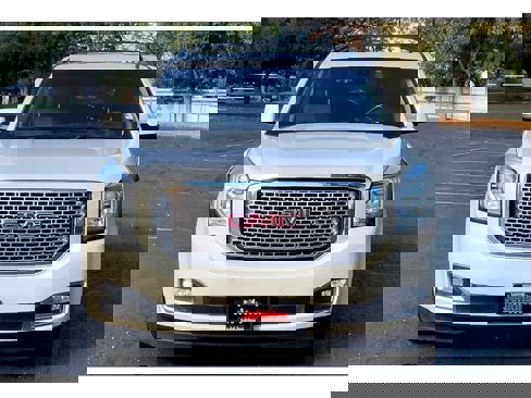 Used 2015 GMC Yukon XL Denali w/ Touring Package image 3