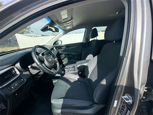 Used 2017 Kia Sorento LX w/ LX Convenience Package image 34