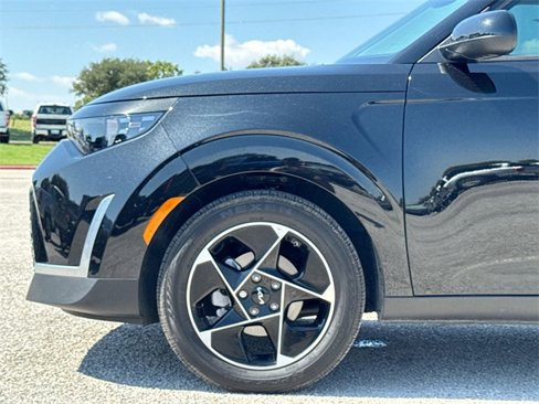 Used 2025 Kia Soul EX image 10