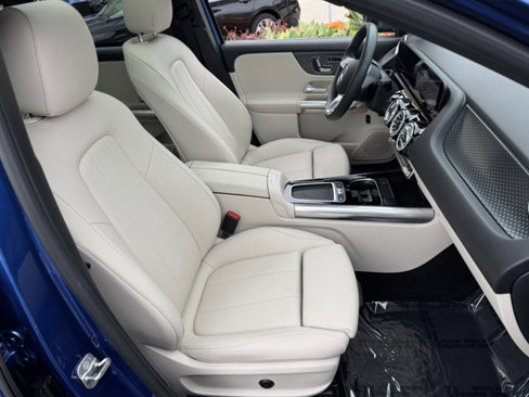 Certified 2025 Mercedes-Benz GLA 250 image 6