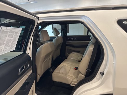 Used 2018 Ford Explorer XLT w/ Equipment Group 202A image 20