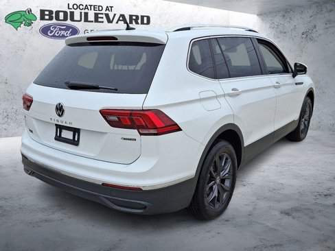 Used 2022 Volkswagen Tiguan SE image 8