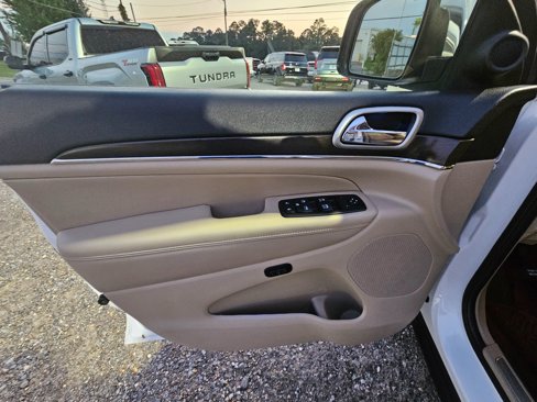 Used 2018 Jeep Grand Cherokee Limited w/ Luxury Group II image 14