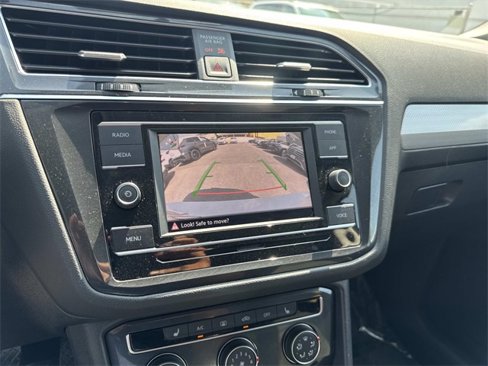 Certified 2022 Volkswagen Tiguan S image 24