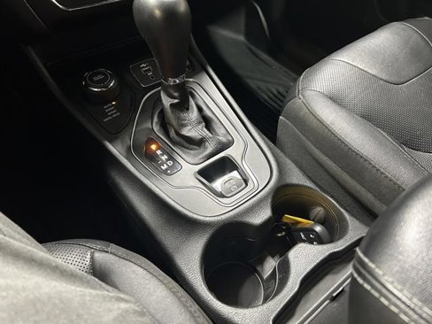Used 2019 Jeep Cherokee High Altitude image 12