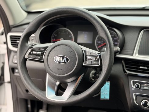 Used 2020 Kia Optima LX image 11