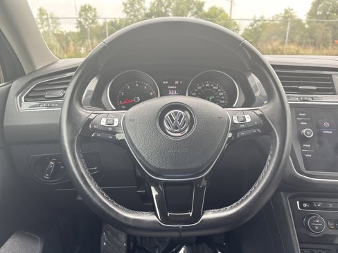 Used 2019 Volkswagen Tiguan SE image 15