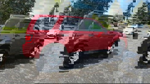 Used 2010 Ford Escape XLT image 8