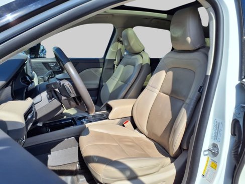 Used 2021 Lincoln Corsair AWD w/ Premium Package image 10