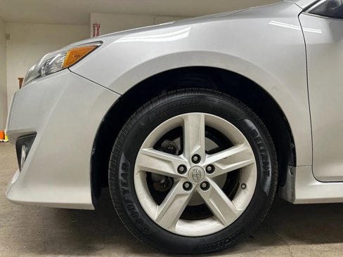 Used 2014 Toyota Camry SE image 7