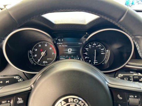 Used 2021 Alfa Romeo Stelvio Ti w/ Nero Edizione image 43