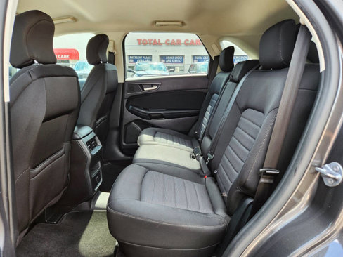 Used 2017 Ford Edge SE image 13