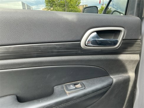 Used 2019 Jeep Grand Cherokee Altitude image 19