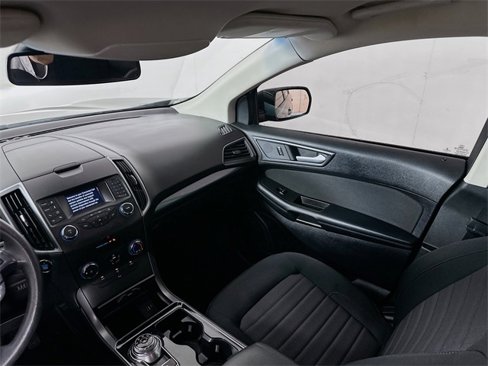 Used 2019 Ford Edge SE image 22