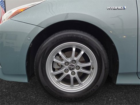 Used 2017 Toyota Prius Four image 10