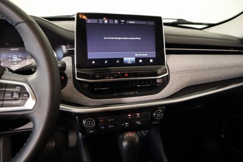 Used 2022 Jeep Compass Latitude image 5