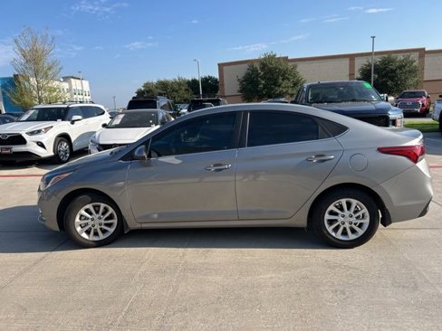 Used 2022 Hyundai Accent SEL image 5