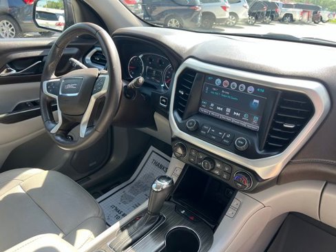 Used 2018 GMC Acadia SLT image 15