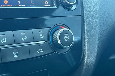 Used 2019 Nissan Rogue Sport S image 31