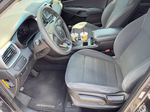 Used 2017 Kia Sorento LX image 2