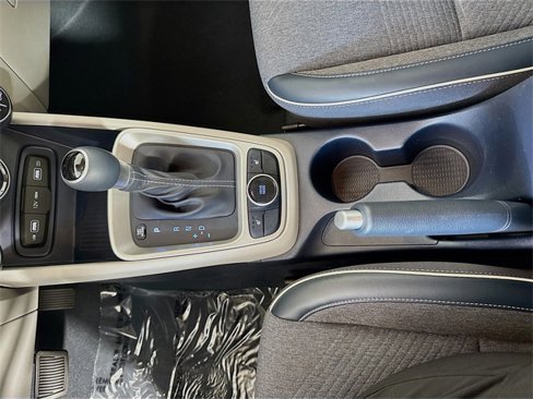 Used 2022 Hyundai Venue Limited image 16