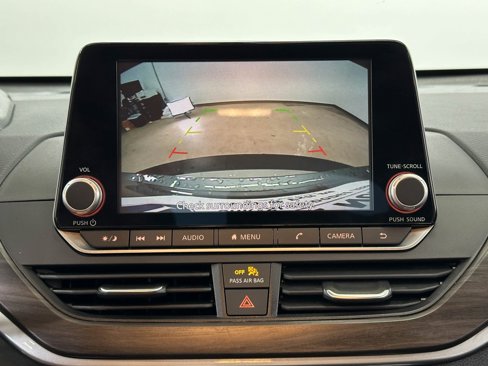 Used 2024 Nissan Altima 2.5 SV image 12