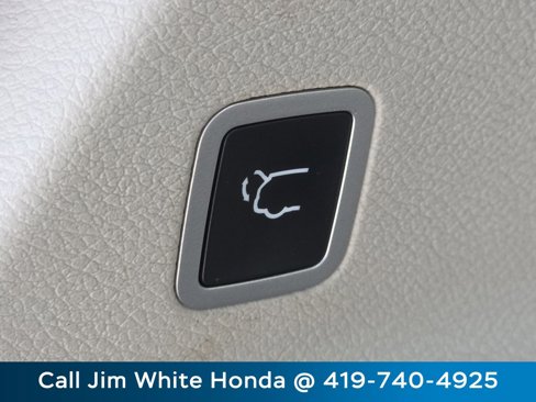Used 2021 Chrysler Pacifica Touring-L w/ Premium & Safety Sphere Group image 21