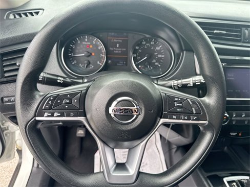 Used 2018 Nissan Rogue S image 15