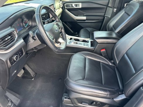Certified 2023 Ford Explorer XLT w/ Equipment Group 202A image 19