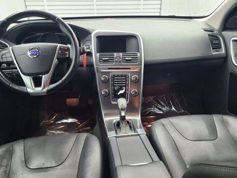 Used 2015 Volvo XC60 T6 Premier Plus image 2
