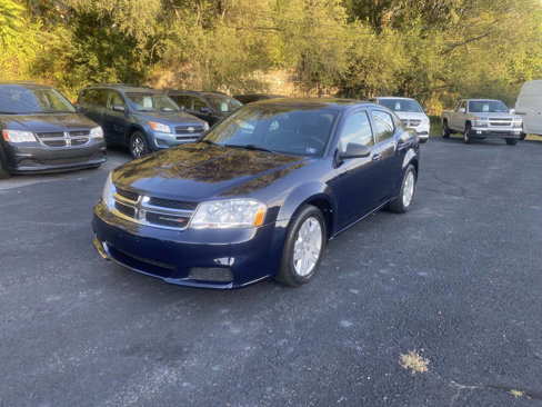 Used 2013 Dodge Avenger SE image 1