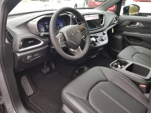 New 2025 Chrysler Pacifica Select image 8