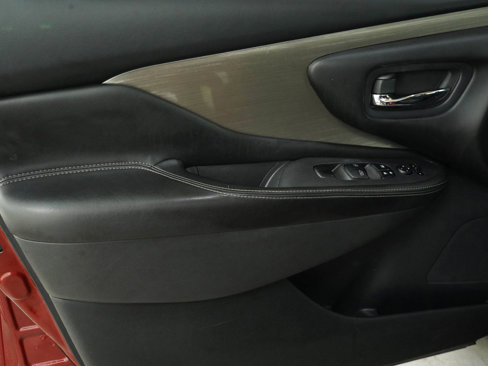 Used 2018 Nissan Murano SV image 18