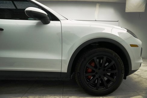 Used 2022 Porsche Cayenne w/ Premium Package image 11