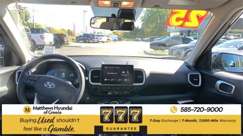 Used 2025 Hyundai Venue SEL image 21