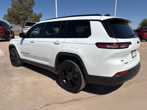 Used 2022 Jeep Grand Cherokee L Laredo image 7