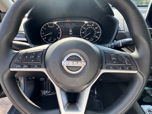Used 2024 Nissan Altima 2.5 SV image 19