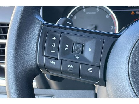 Used 2021 Nissan Rogue SV image 33
