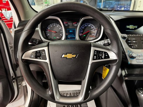 Used 2017 Chevrolet Equinox LT image 16